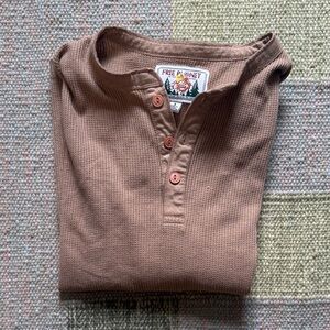 Free Planet Men's Henley
